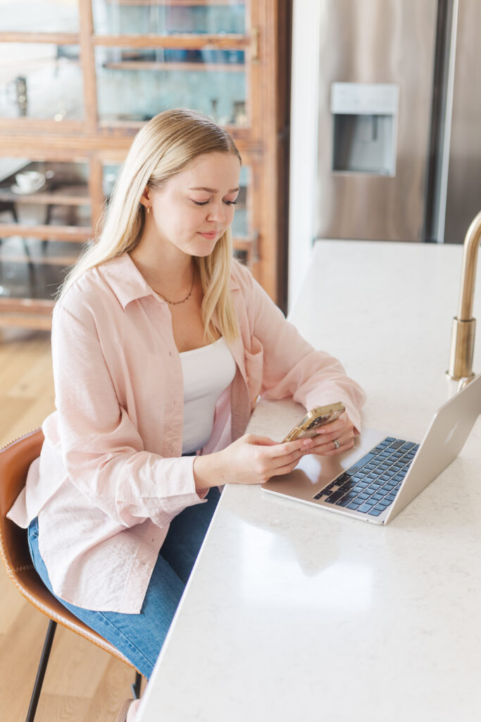 woman integrator at a computer