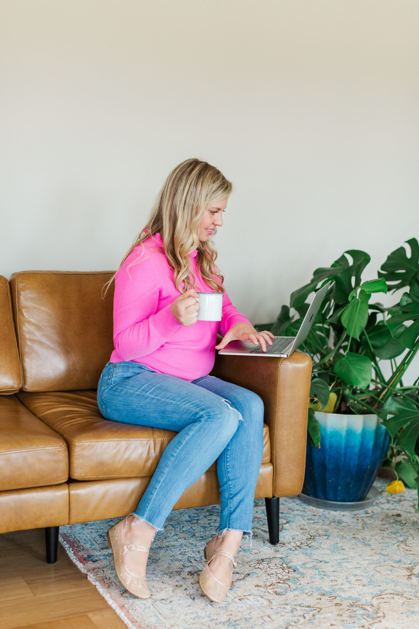 woman integrator with a computer